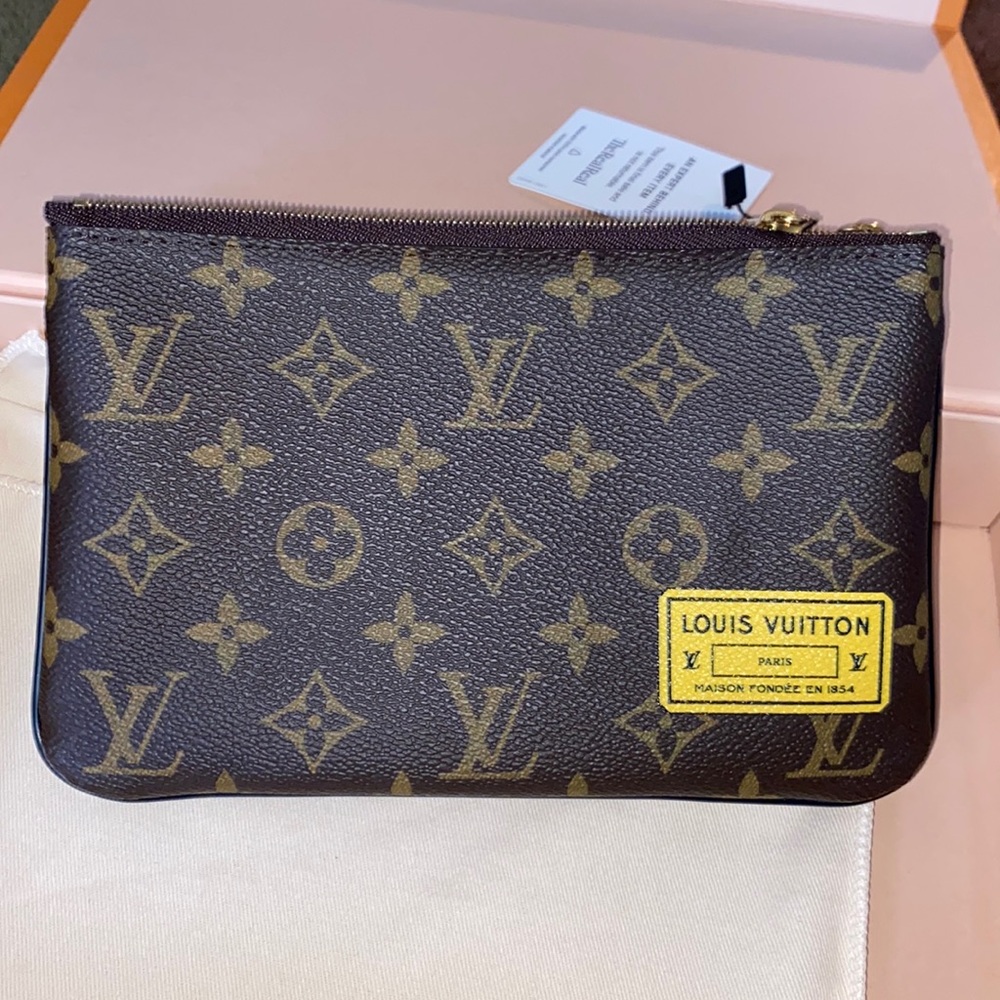 Louis Vuitton double pochette